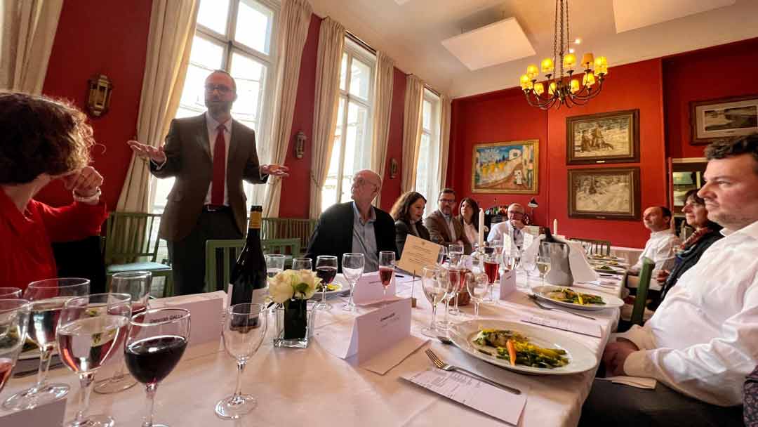 Dr Laurent Taton speaking at Lunch at the Circle