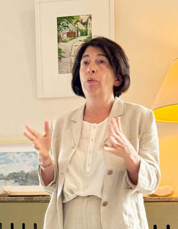 Anne Céline Martel, speaking about Interim Management at Lunch At The Circle